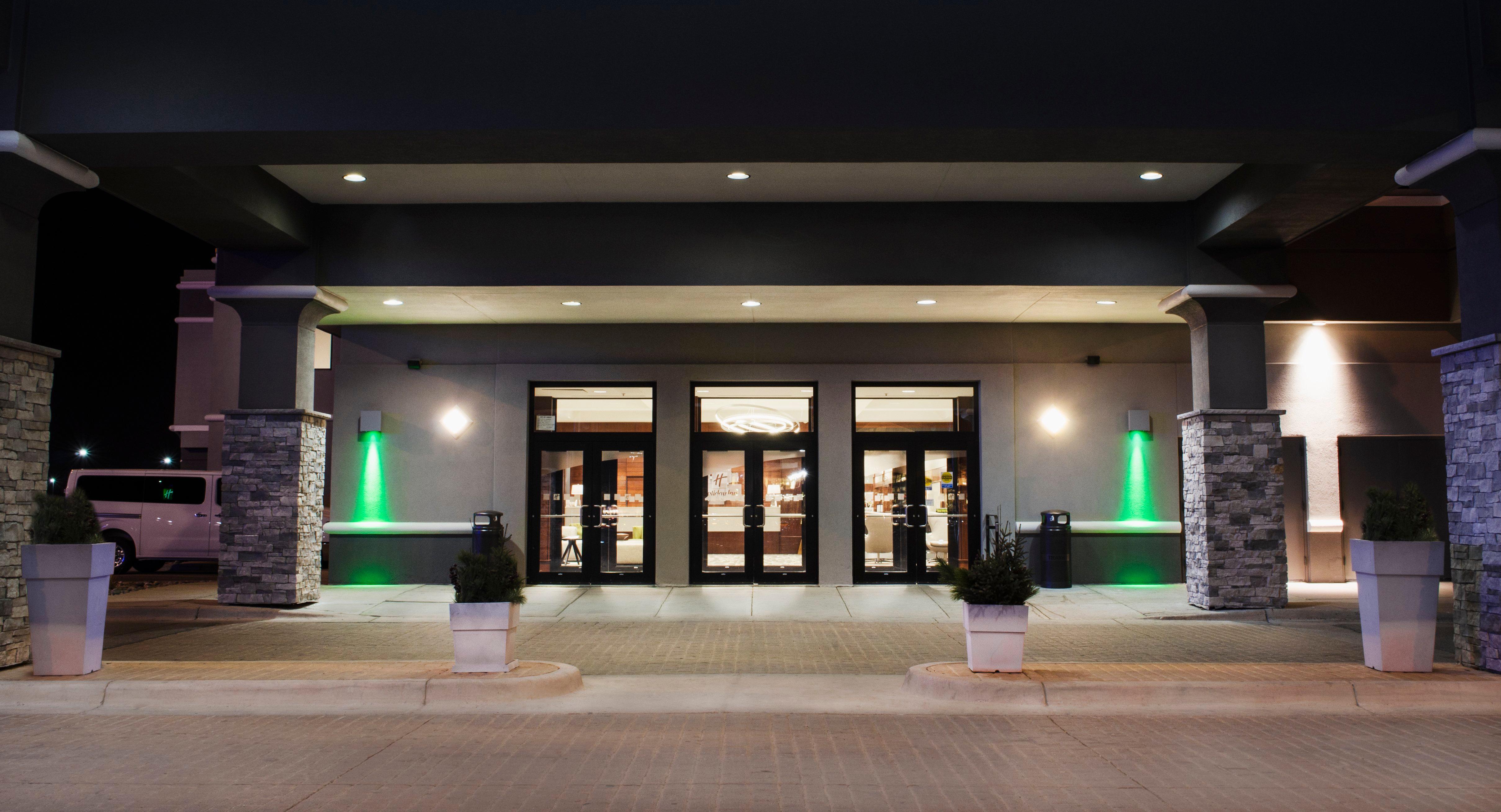 Holiday Inn Fargo, An Ihg Hotel Exterior photo